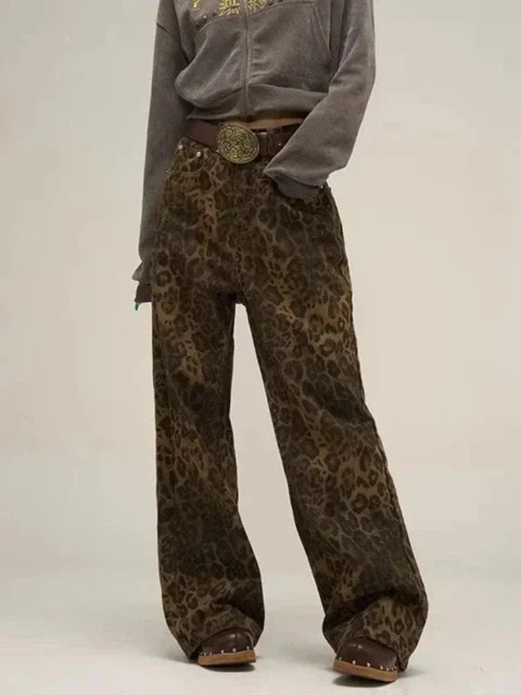 Ruth | Pantalon en denim ample à imprimé léopard